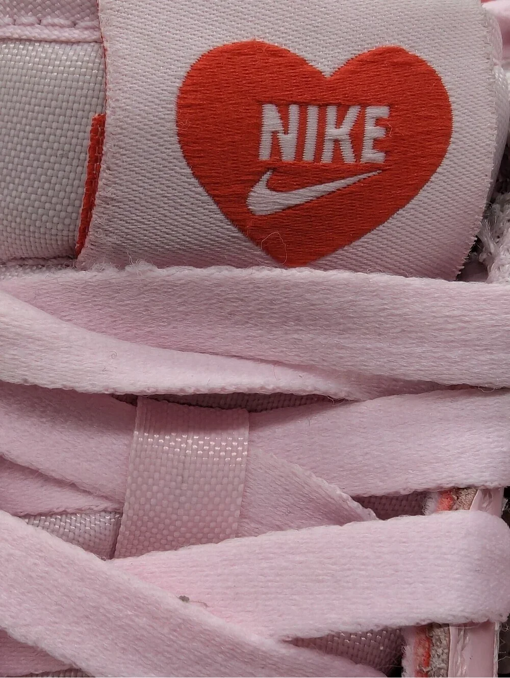 Nike Dunk Low Valentine's Day Red Pink Girls Size 3.5Y / Women's 5 IQ0218-663